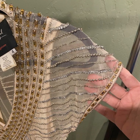 Gorgeous beaded dress - Picture 6 of 9